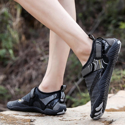 Barfot vannsko med borrelås for voksne