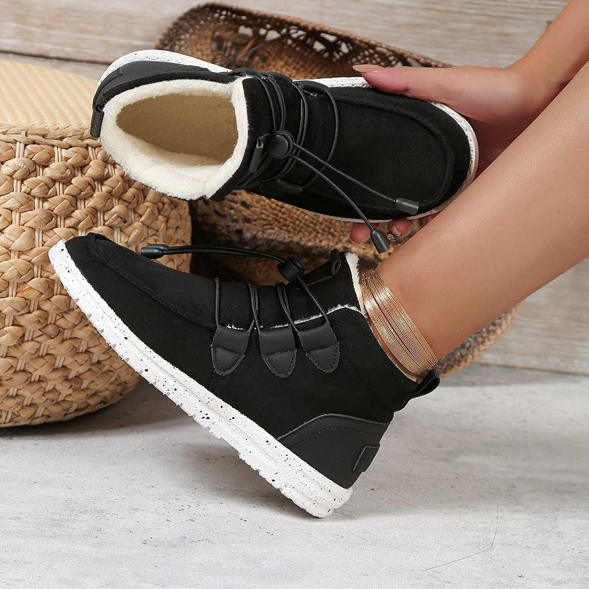 Sophie - Vinterstøvler for dame med varmt fôr og remmer